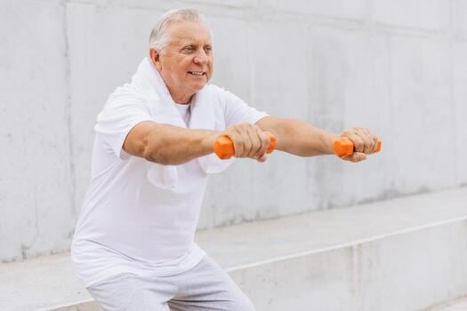 Después de los 35, la balanza deja de ser suficiente: cómo entrenar el cuerpo para ganar autonomía en la mediana edad