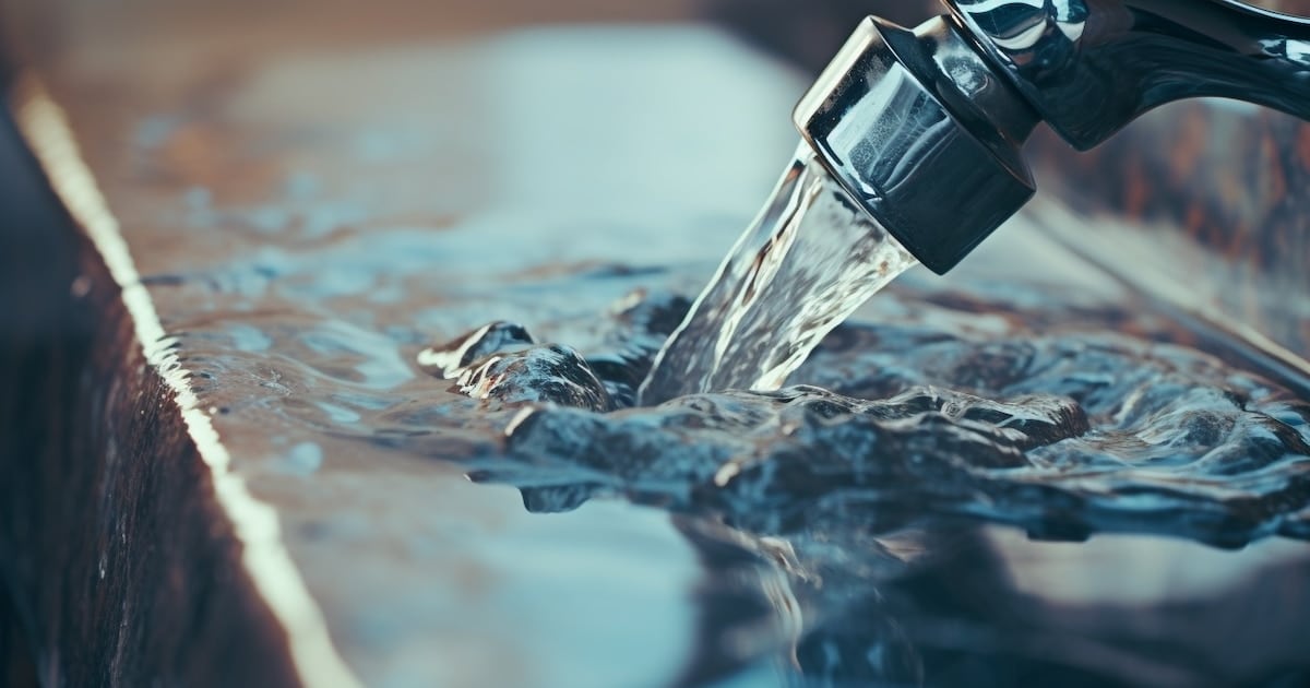 AySA pone números sobre la mesa: la mitad de los hogares porteños y del conurbano pagaría más de agua y cloacas