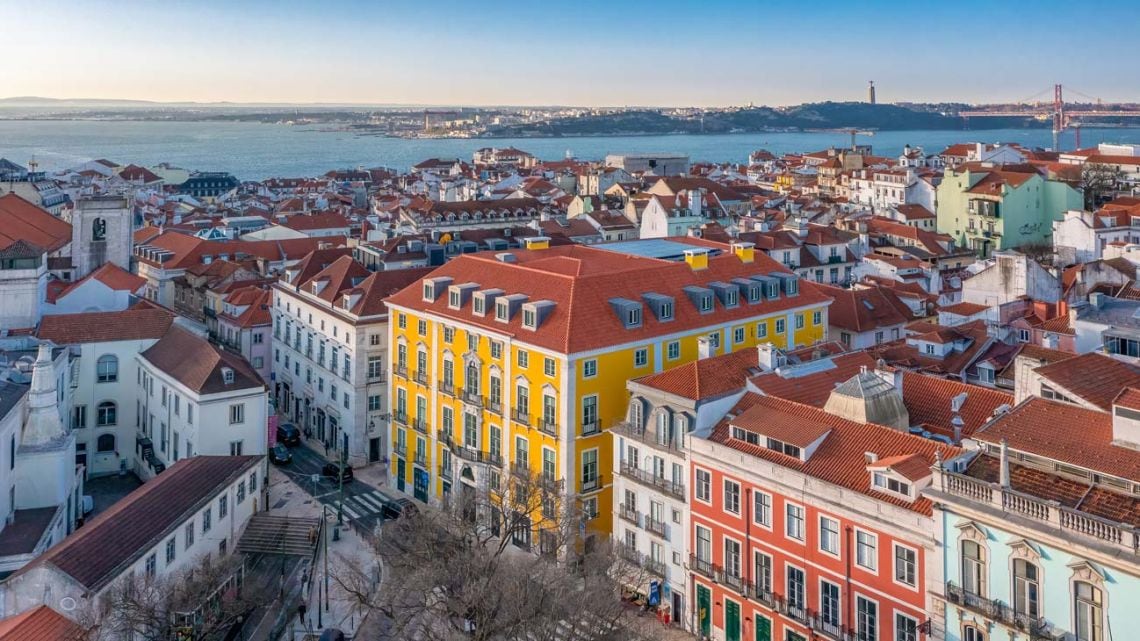 Dormir en un palacio del 1747 que huele a vino portugués, en el corazón de Lisboa