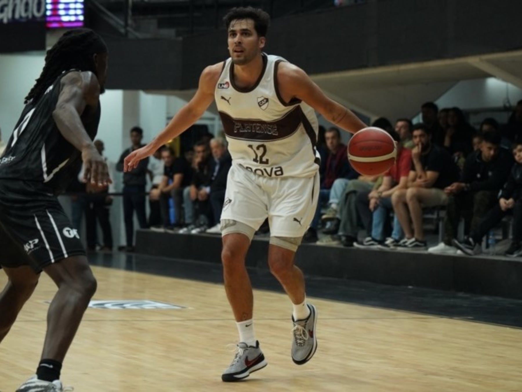 Platense pisó fuerte en Santiago y se trajo el primero