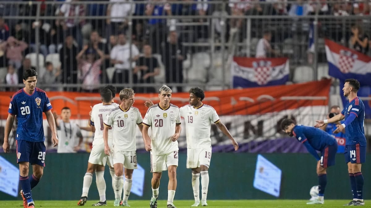 Merino la descosió en el cierre y España se llevó un partido bravo ante Croacia