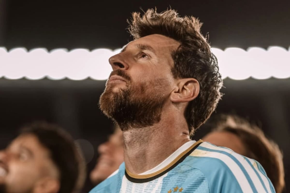 La última de Leo: el diez se saca la camiseta y se va con 126 goles a cuesta