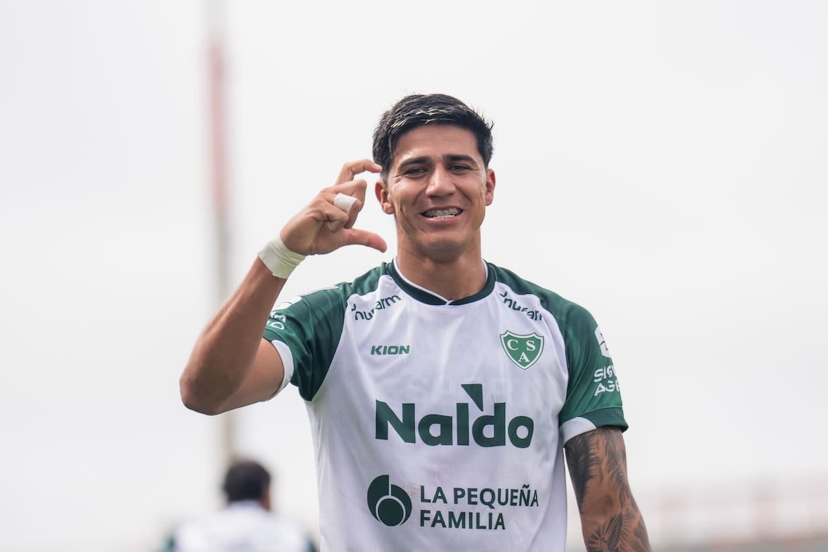 Marabel y el 27 de la suerte: el nueve de Sarmiento que va por la cima de goleadores ante River