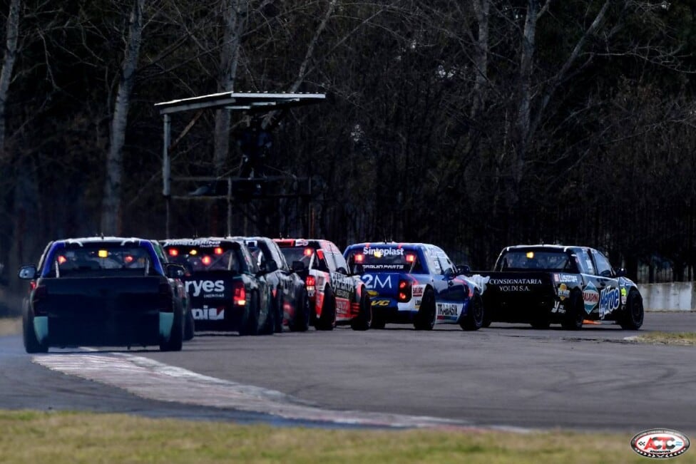 Fritzler arriba de todo y la Pick Up vuelve a Rugir en La Plata con platea llena y 13 fierros en pista