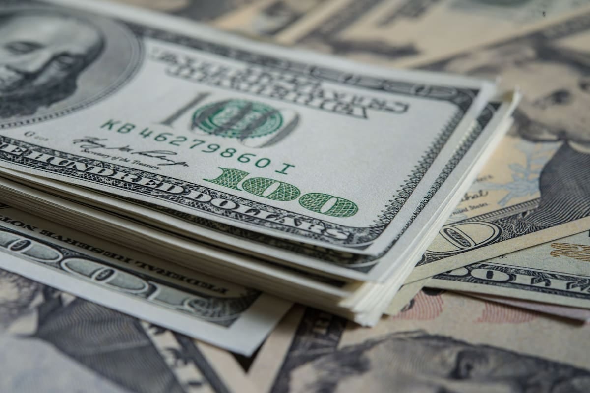 El techo cambiario de noviembre trepa a $1.989 y deja al mayorista con un margen de más del 27%