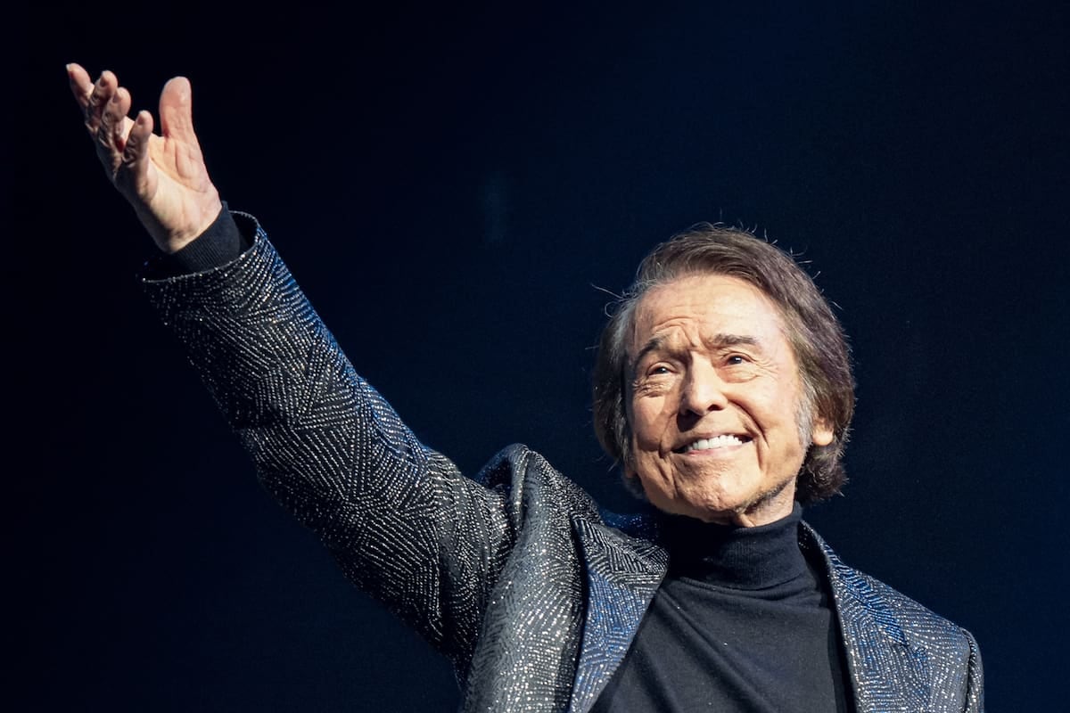 Raphael, el viejo zorro del Gran Rex: dos funciones, una vida en serie y un encuentro con Bergoglio que todavía recuerda