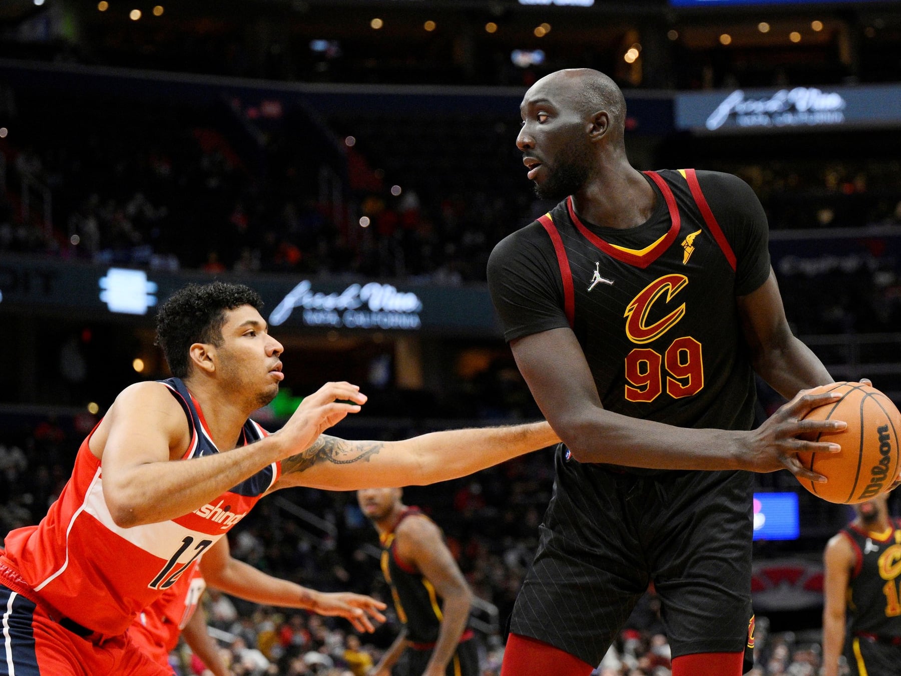 Tacko Fall volvió a la NBA: los 76ers le abrieron la puerta y el gigante senegalés meterá miedo bajo el aro