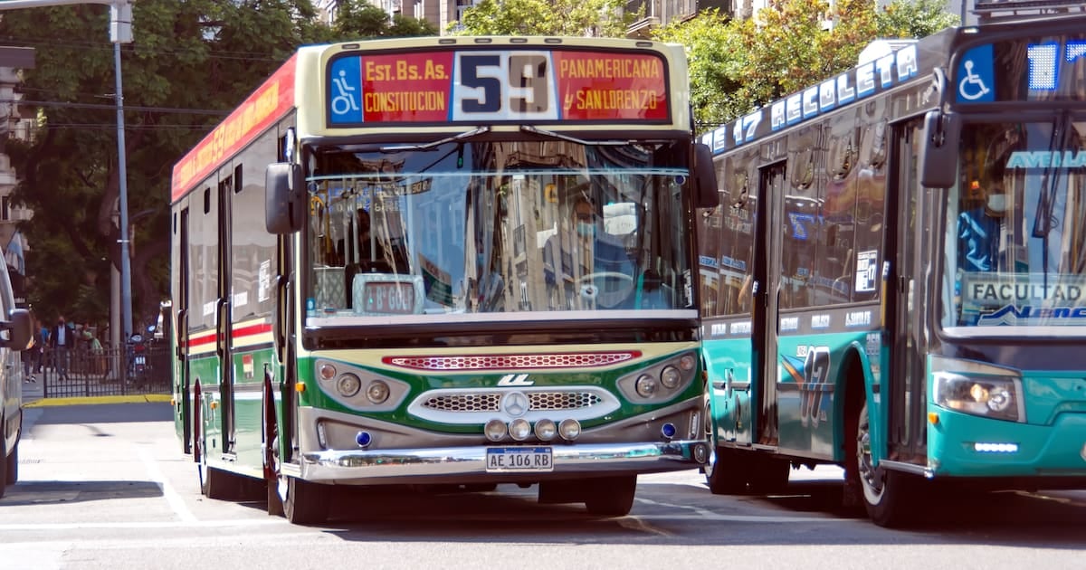 Más de cien líneas de colectivos del AMBA circularán con la mitad de las frecuencias durante la madrugada por una deuda de 40.000 millones de pesos