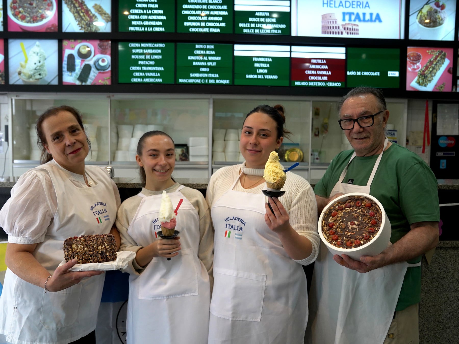 Una familia de Monte Castro sostiene recetas de helado artesanal desde 1966