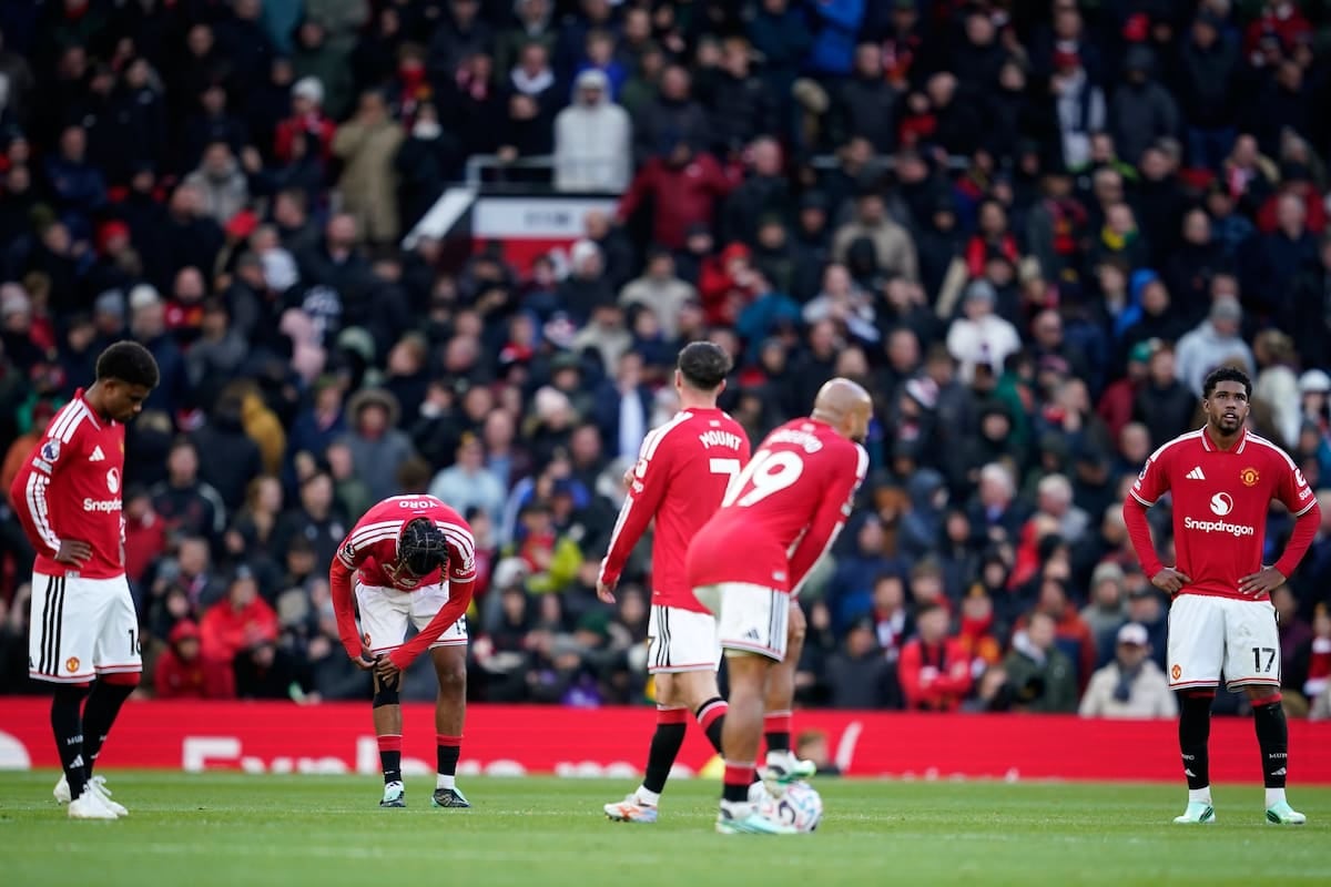 El United se empapa en Old Trafford y Bournemouth lo deja al borde del abismo