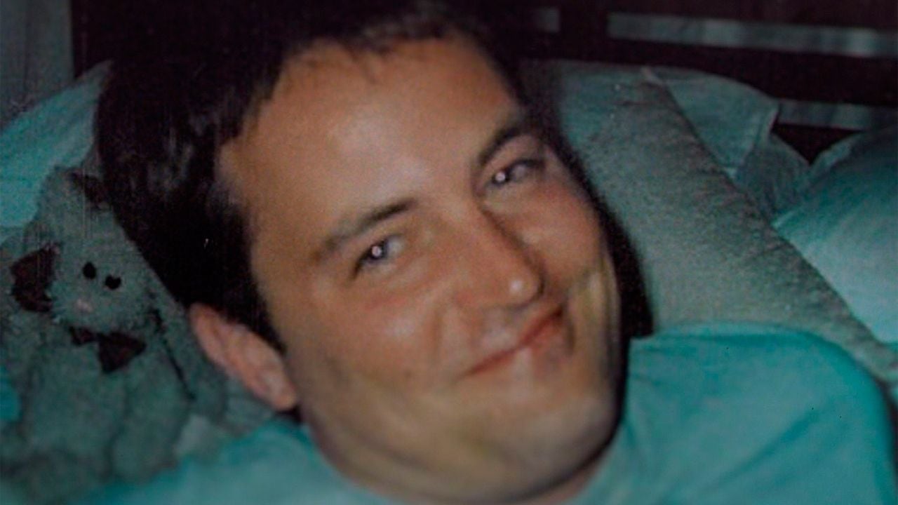 La vida de Matthew Perry detrás de Chandler Bing: un documental reúne a su círculo íntimo
